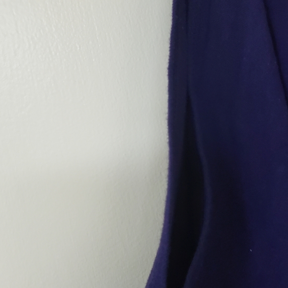 Long sleeve shirt with slits in the sleeves - Picture 2 of 2